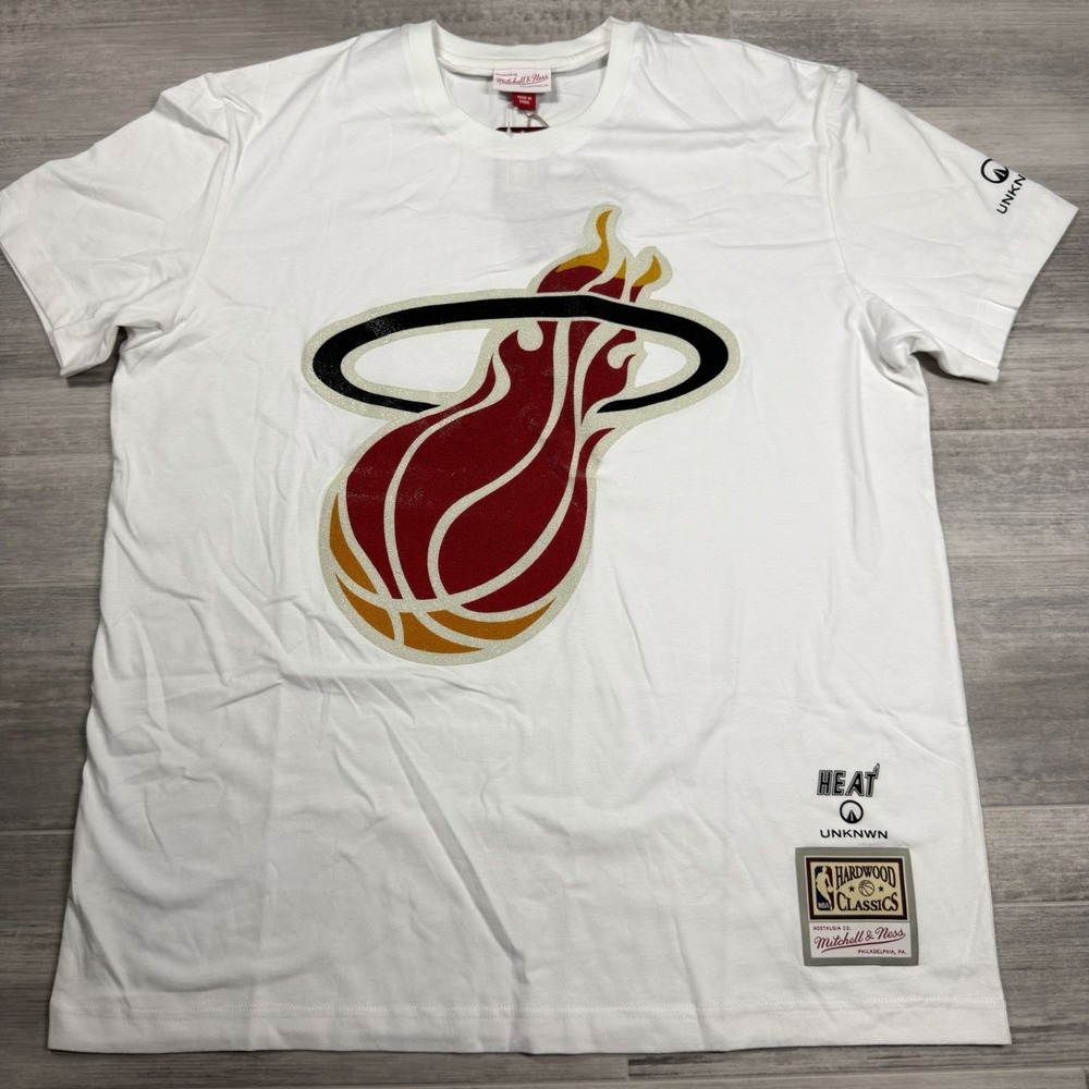 UNKNWN x Mitchell and Ness Miami Heat T-Shirt‎ White Men's XL NBA Basketball NWT